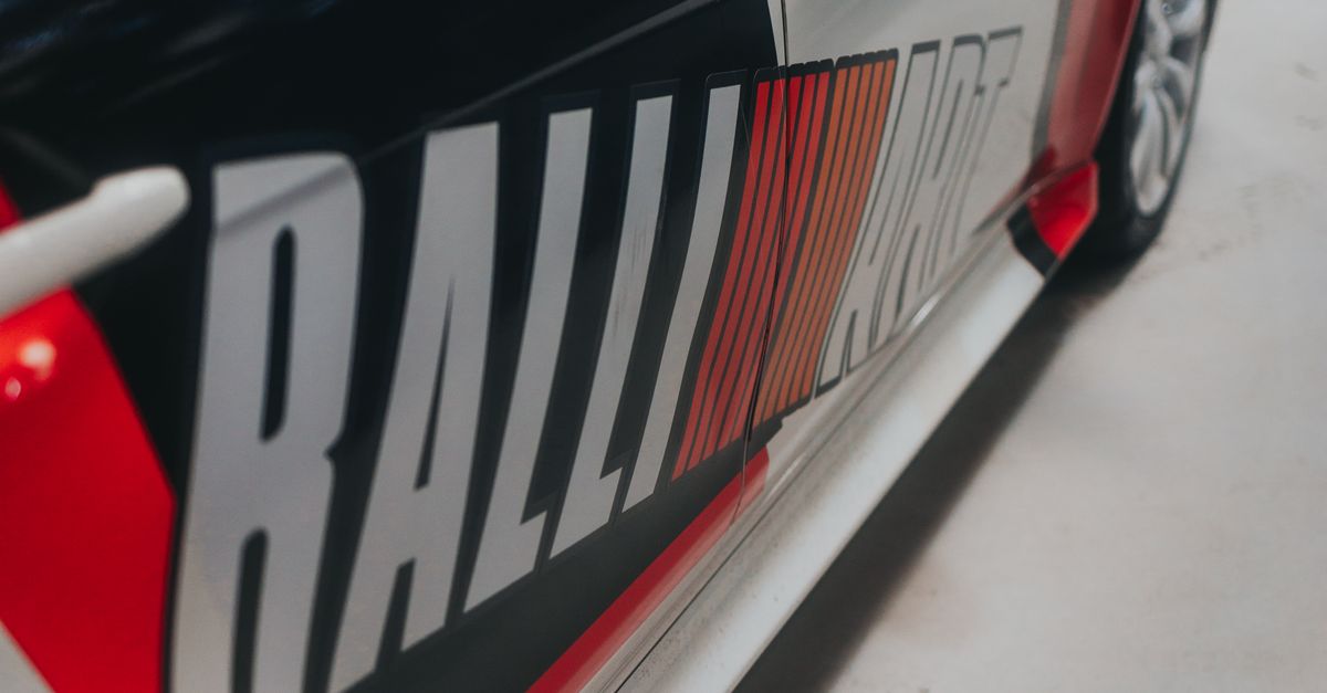 Colours and Prints: Customisation Options for Vinyl Wraps