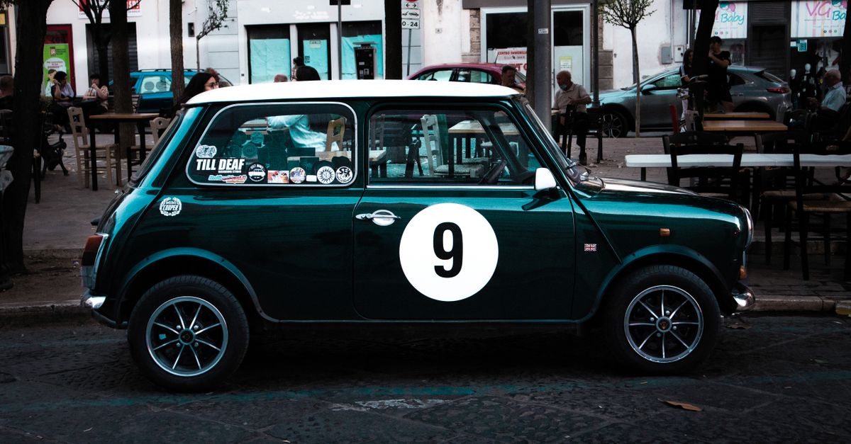 How Vehicle Signage Enhances Brand Recognition in Local Markets
