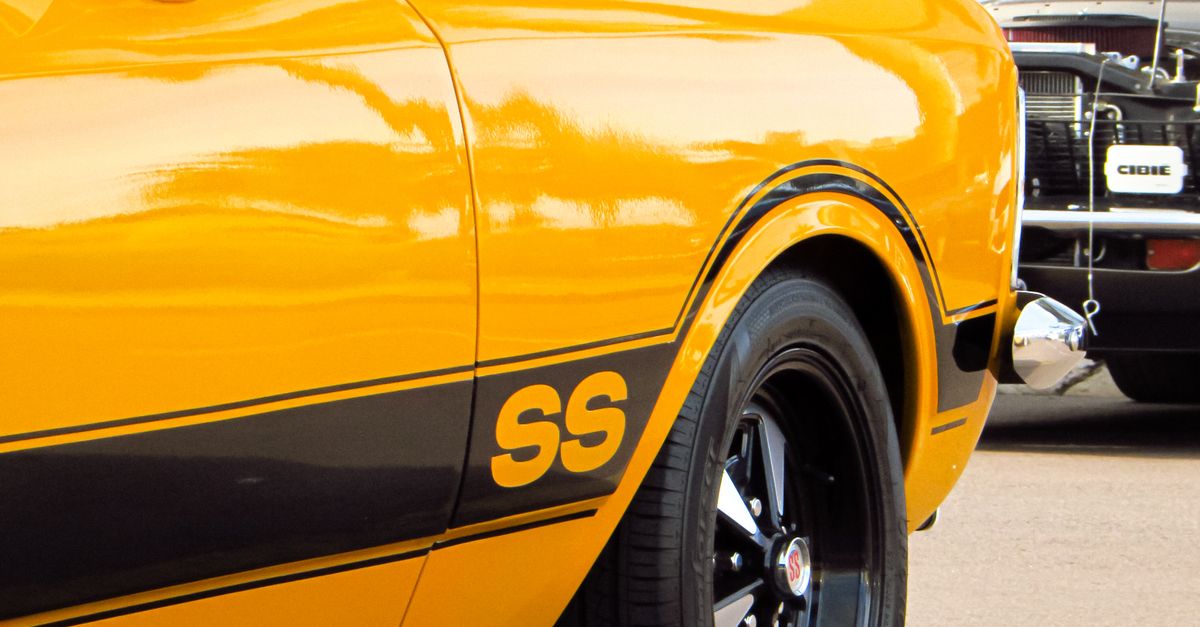 The Impact of Safety Compliance on Vehicle Signage Durability